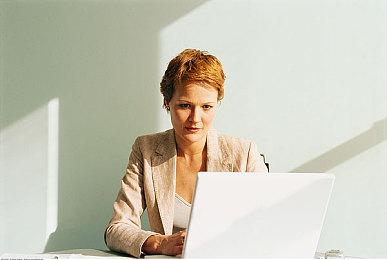 彭博社知名记者认为9月新游过多 业界仍处于收缩期